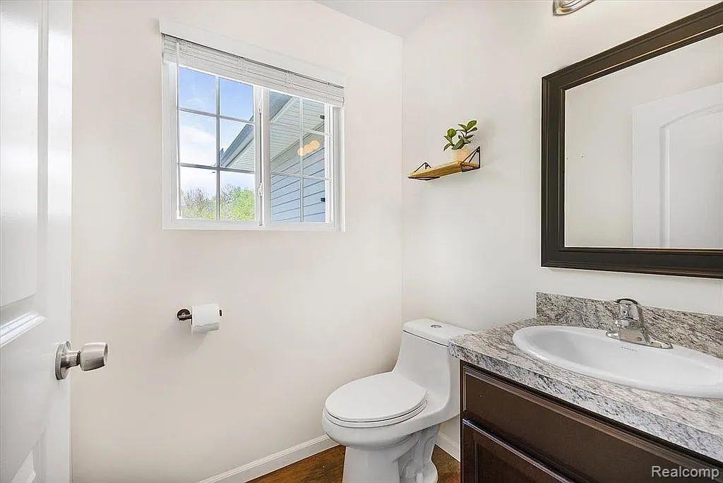 6576 SKYLAR Lane, Waterford, MI 48327 — Photo 18