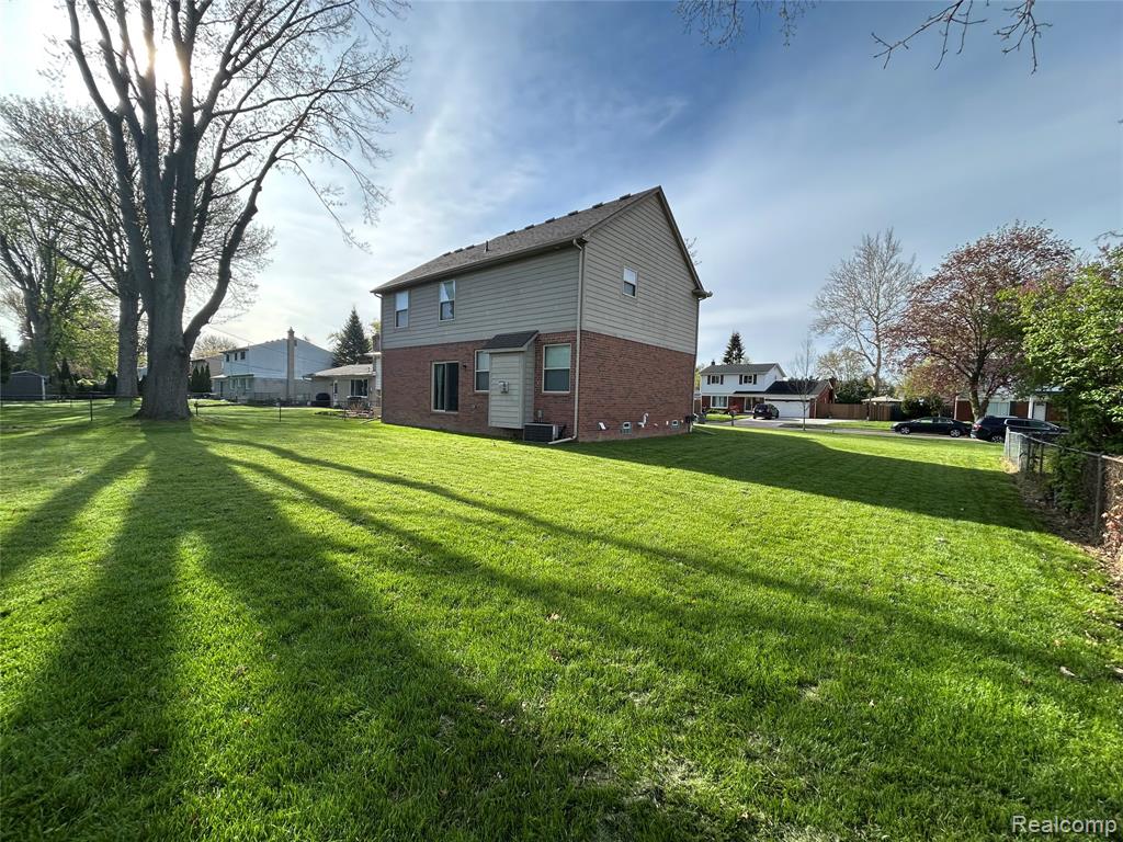23507 King Drive, Clinton Twp, MI 48035 — Photo 26