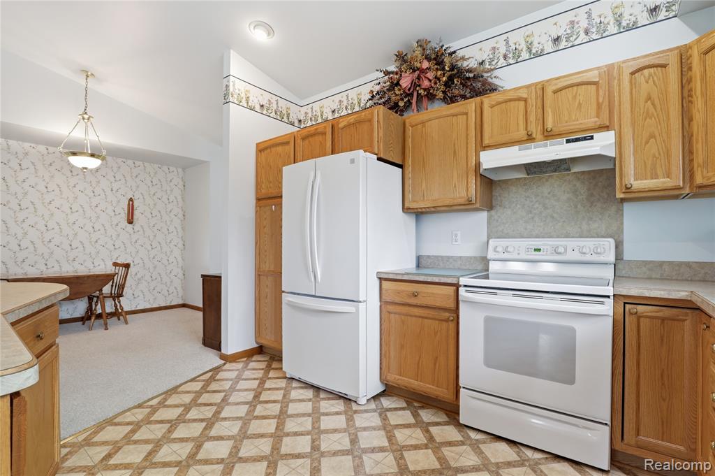 1089 Jenna Drive, 217, Davison, MI 48423 — Photo 4