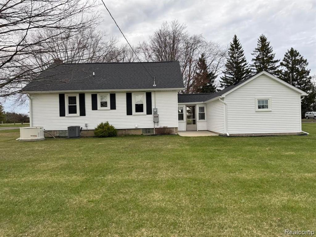 724 LYTLE Avenue, Harbor Beach, MI 48441 — Photo 3