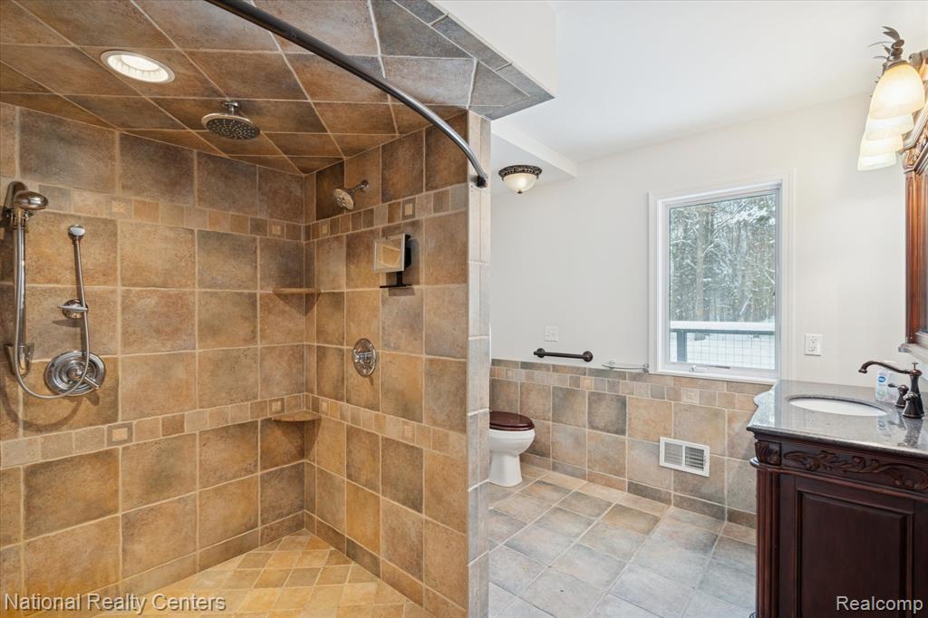 2807 Faussett Road, Howell, MI 48855 — Photo 33