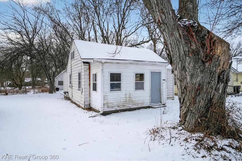 4928 Hughes Road, Lansing, MI 48910 — Photo 3