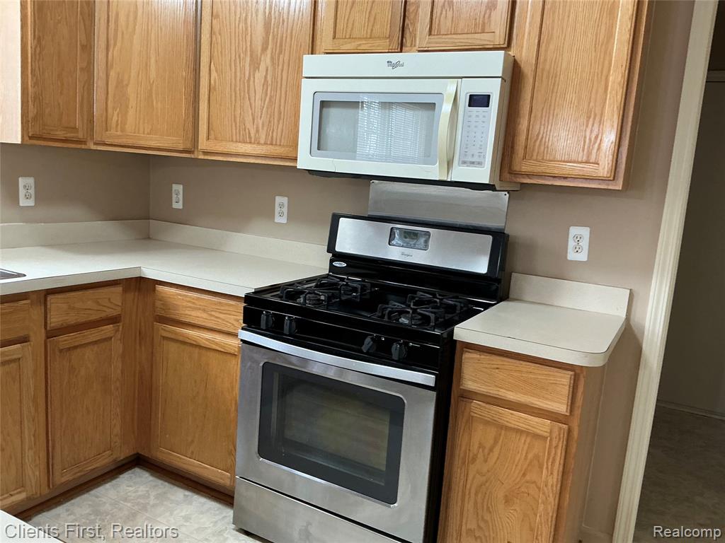 48161 NOTTINGHILL Lane, Canton, MI 48188 — Photo 19