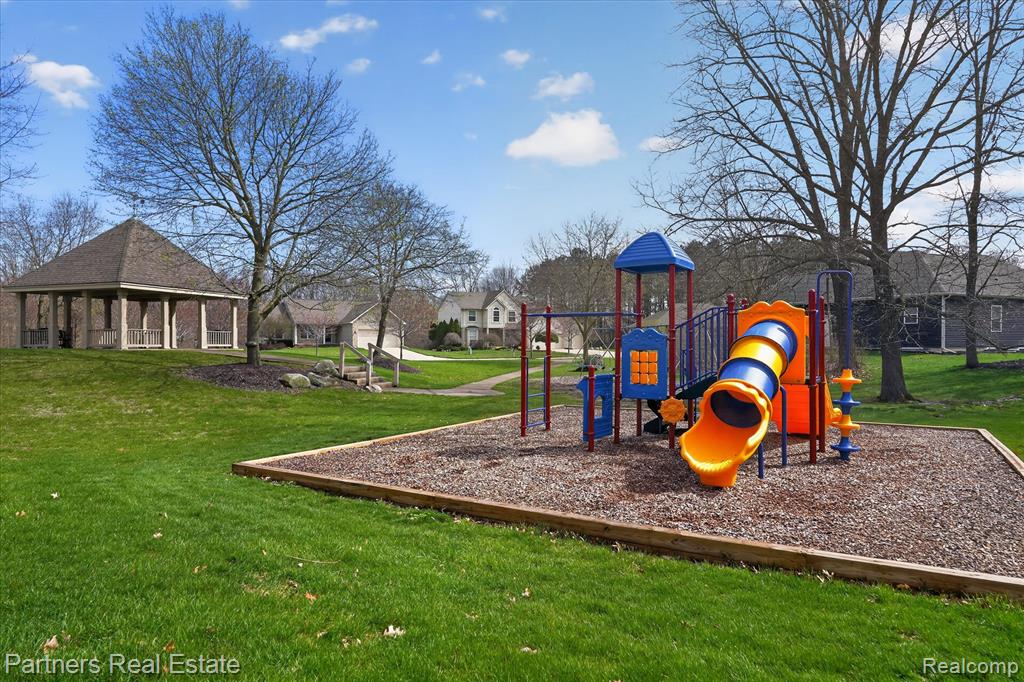 112 Summer Shade Drive, Howell, MI 48843 — Photo 47