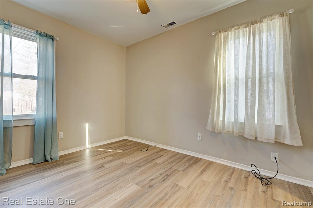 27732 Dartmouth Street, Madison Heights, MI 48071 — Photo 23