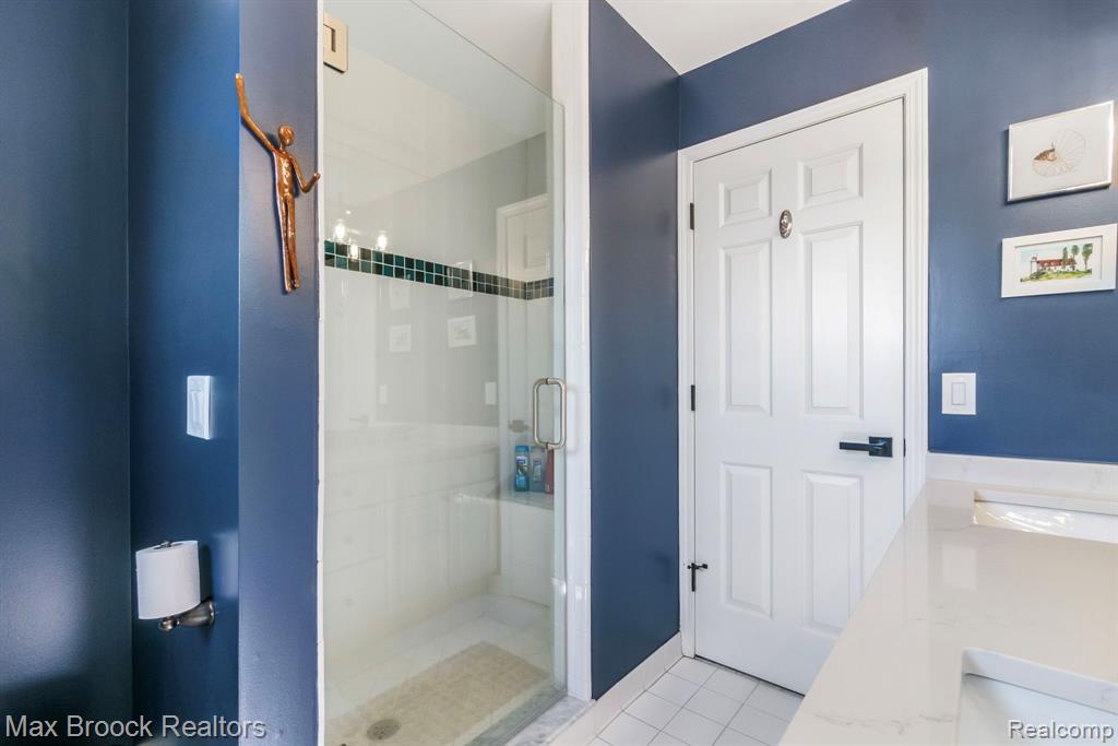 3828 PINE LAKE KNOLL Drive, West Bloomfield, MI 48324 — Photo 48
