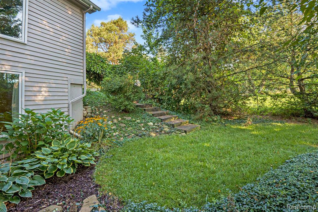 845 HEMINGWAY Road, Lake Orion, MI 48362 — Photo 27