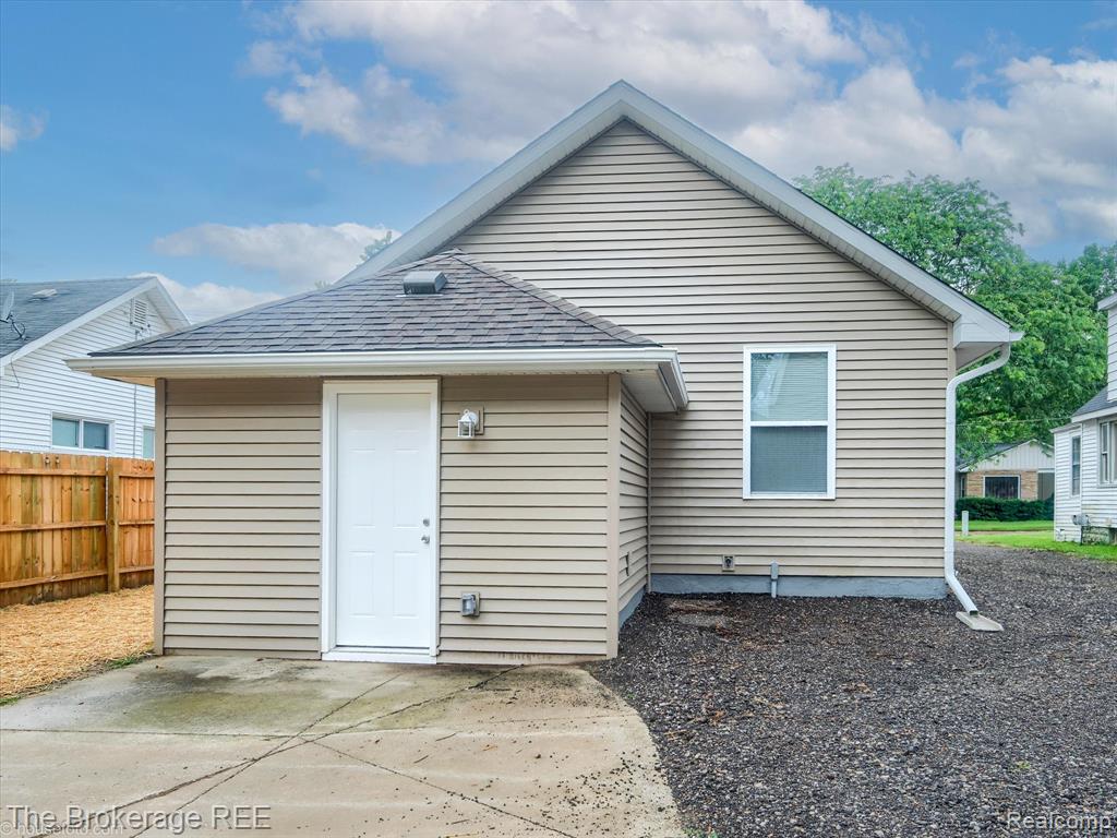 658 Beach Street, Mount Morris, MI 48458 — Photo 34