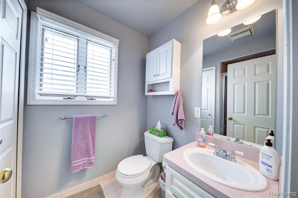 46822 Springhill Drive, Shelby Twp, MI 48317 — Photo 23