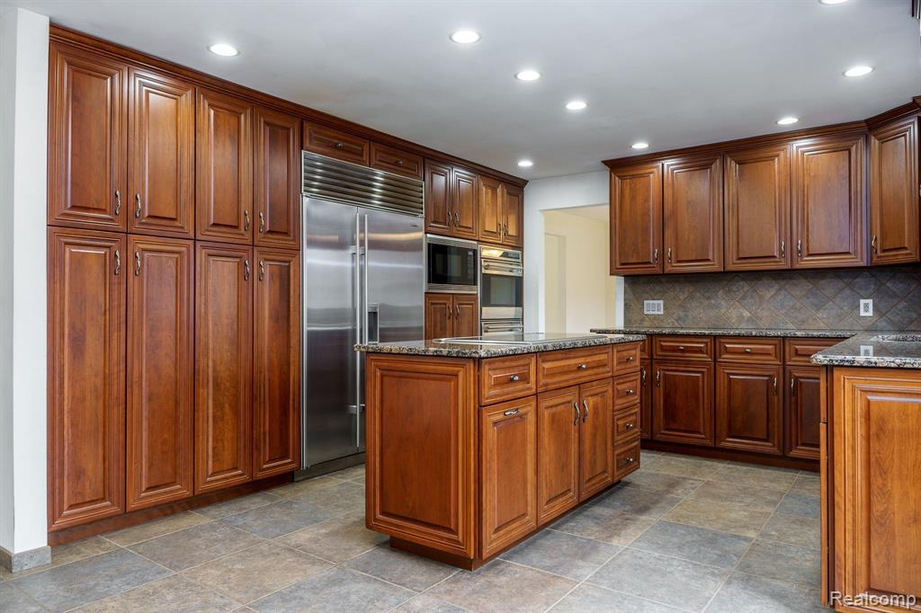 545 JUDI ANN Lane, Holly, MI 48442 — Photo 8