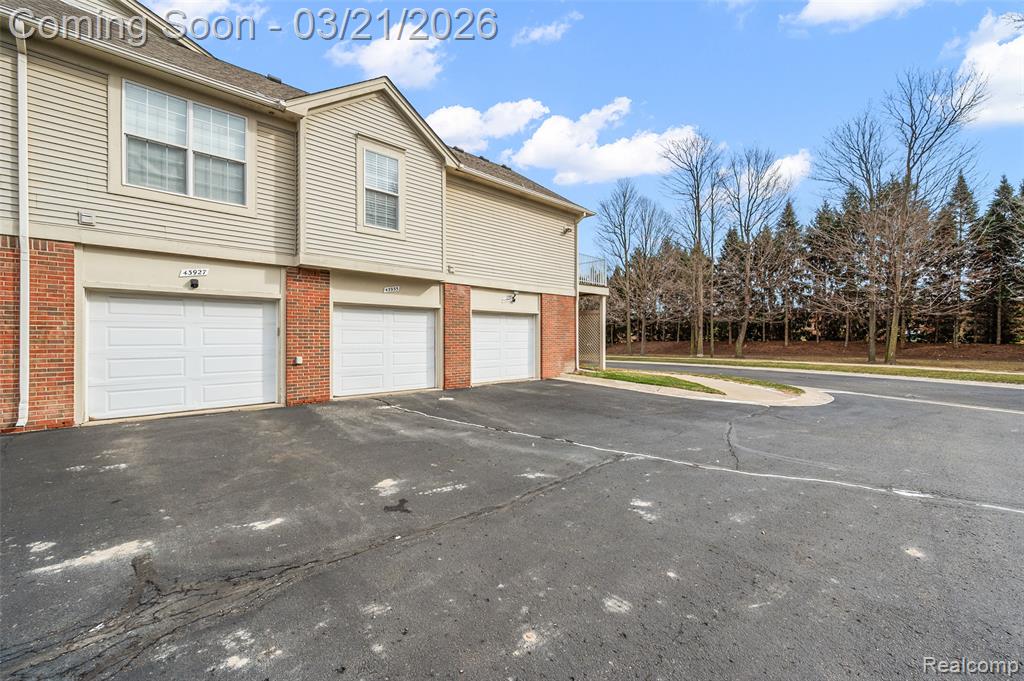 43935 Rushcliffe Drive, Sterling Heights, MI 48313 — Photo 9