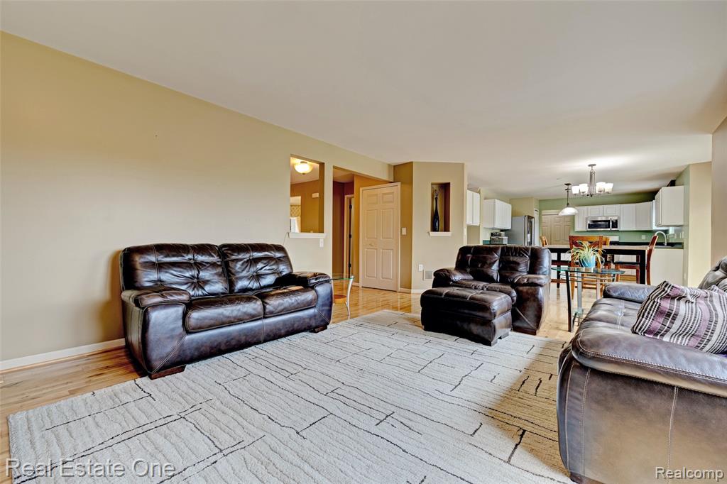 650 Eastlake Trail, Oxford, MI 48371 — Photo 8