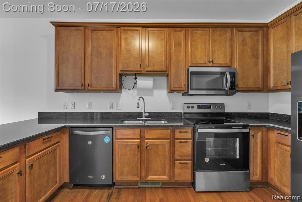 41101 N Maplewood Drive, Canton, MI 48187 — Photo 27