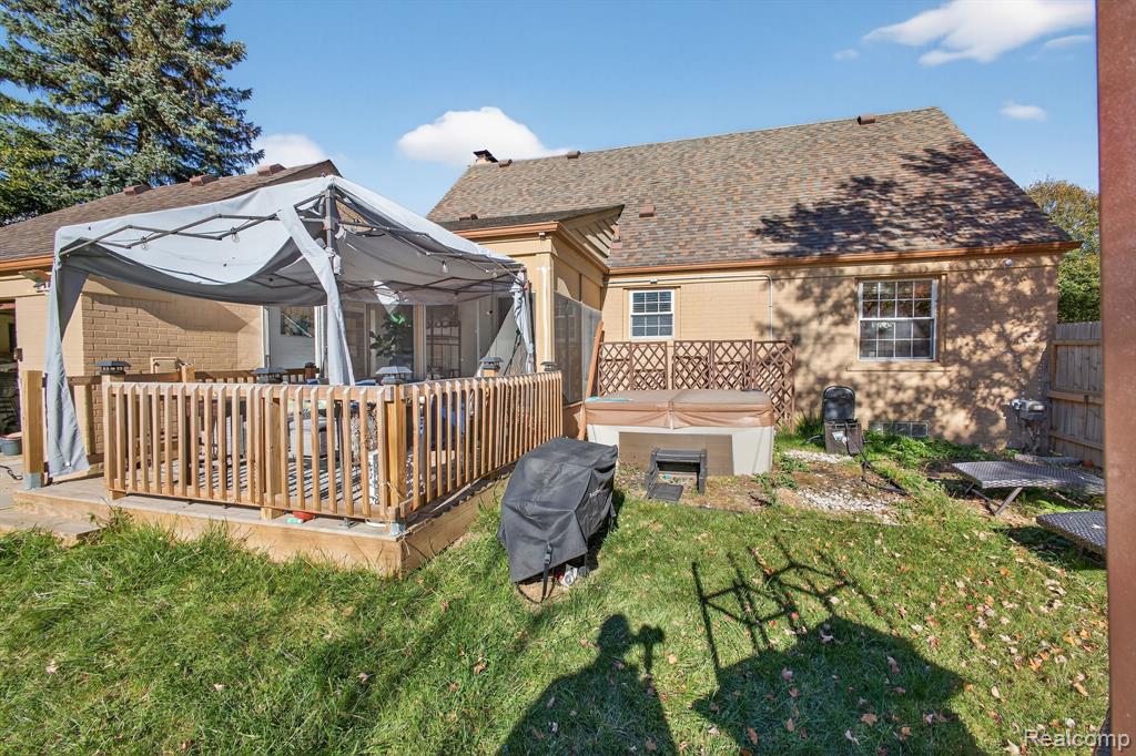 28025 Sunset Boulevard W, Lathrup Village, MI 48076 — Photo 28