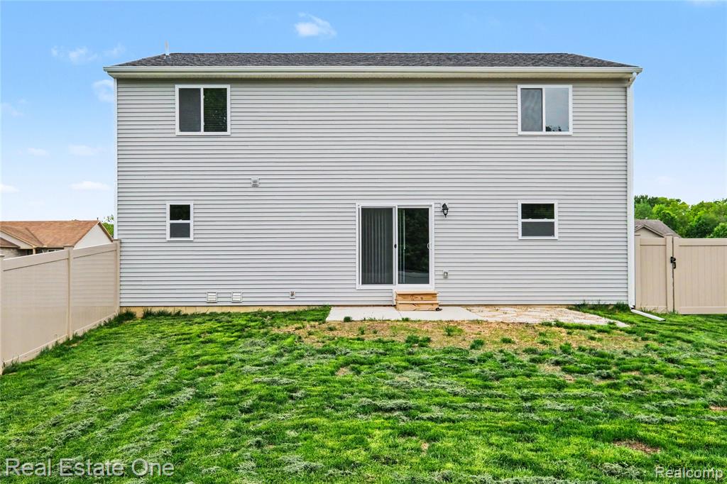 2273 Apple Tree Drive, Burton, MI 48519 — Photo 31