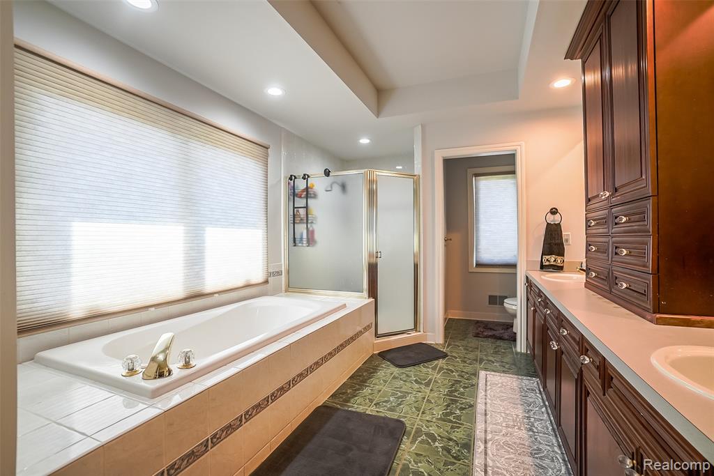 54182 Queensborough Drive, Shelby Twp, MI 48315 — Photo 33