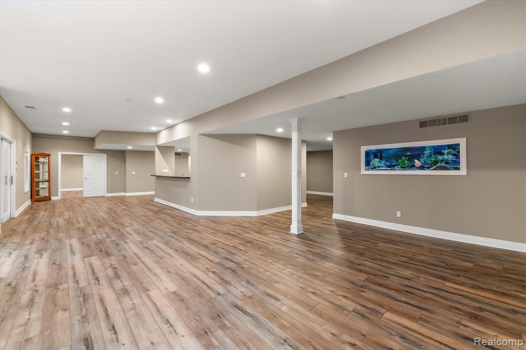 3725 Mountain Laurel Court, Oakland, MI — Photo 56
