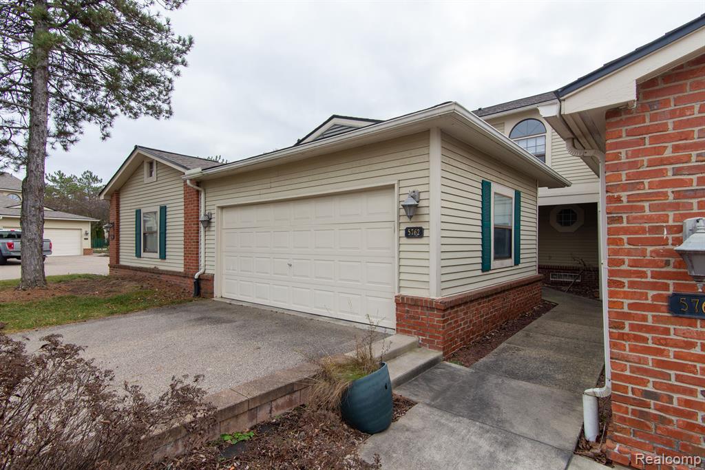5762 DRAKE HOLLOW Drive W, West Bloomfield, MI — Photo 27