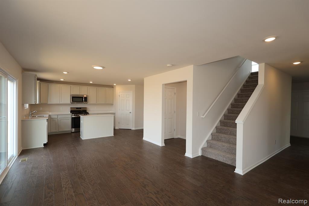 362 Hidden River W, Holly, MI 48442 — Photo 9