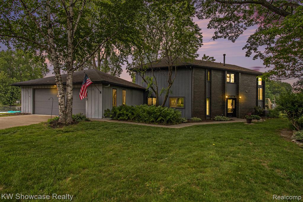 983 ARTDALE, White Lake, MI 48383 — Photo 2