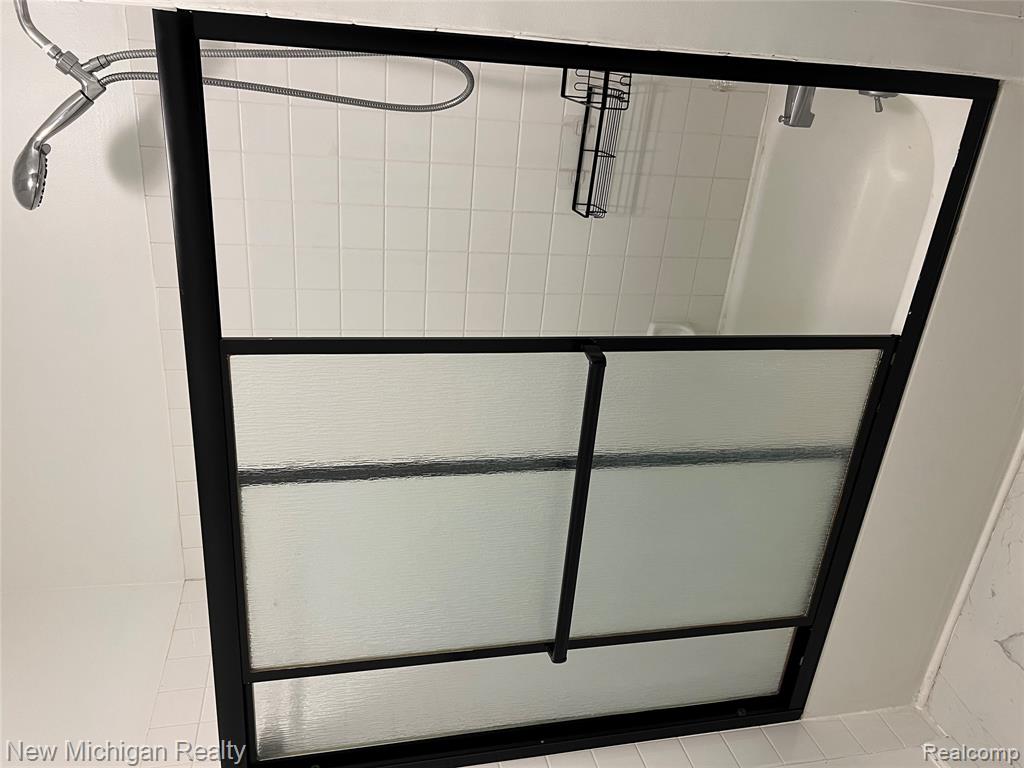 5658 DRAKE HOLLOW Drive E, West Bloomfield, MI — Photo 26