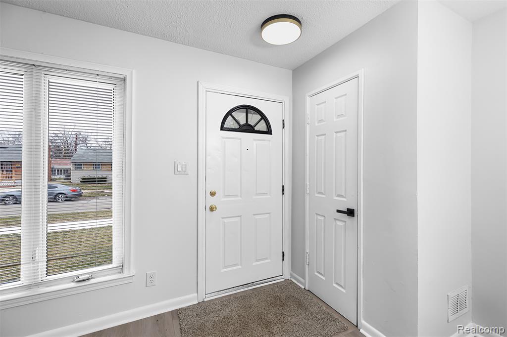 358 Greenwood Street, Inkster, MI 48141 — Photo 9