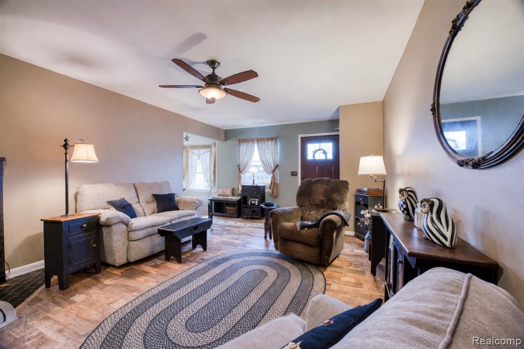 2131 Vine Way Drive, 96, Canton, MI 48188 — Photo 2