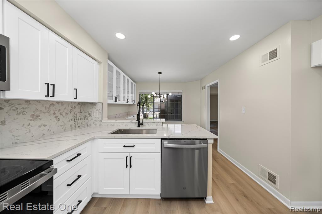 6027 Pebble Lane Court, West Bloomfield, MI — Photo 20