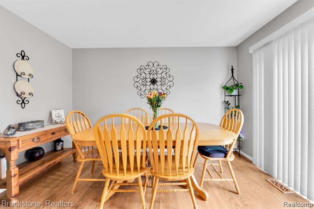 5280 Brantford Court, Grand Blanc, MI 48439 — Photo 16