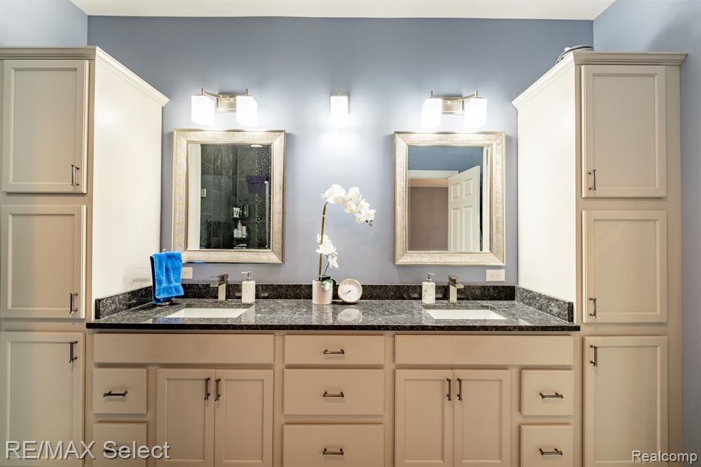 9388 MCMULLEN Circle, Fenton, MI 48430 — Photo 20