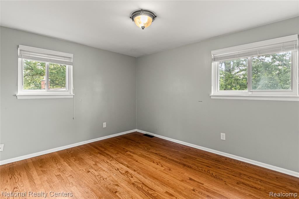 4303 Auburn Drive, Royal Oak, MI 48073 — Photo 17