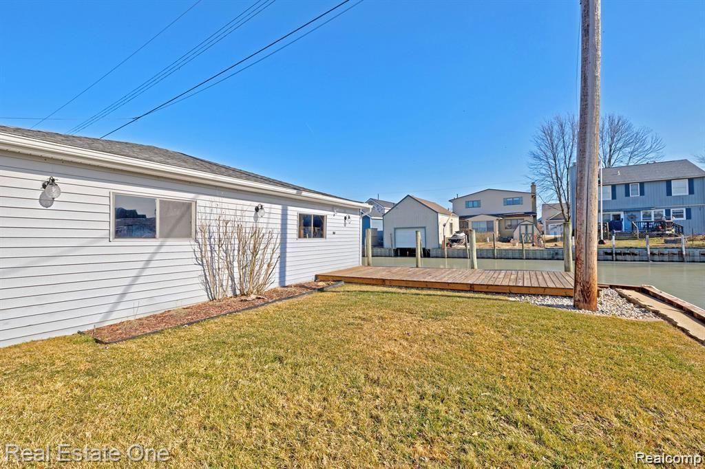 45752 JEFFERSON Avenue, Chesterfield, MI 48047 — Photo 43