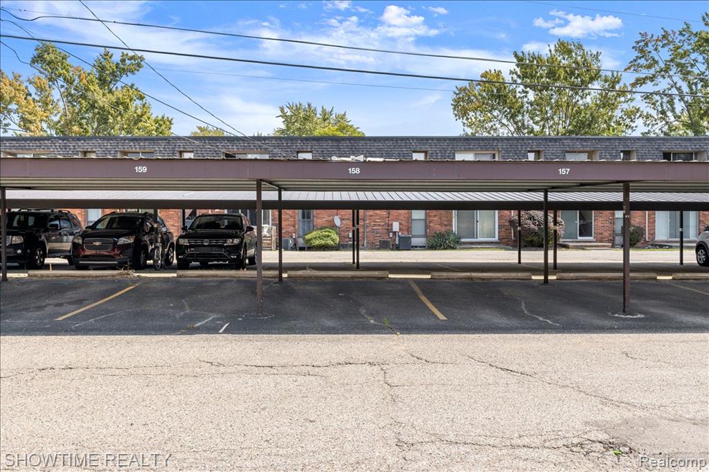 2425 Torquay Avenue, 101, Royal Oak, MI 48073 — Photo 3