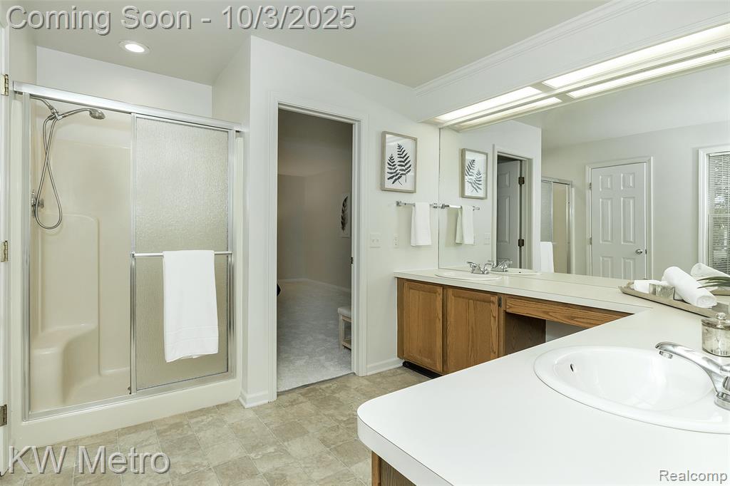 435 Thornridge Court, Rochester Hills, MI 48307 — Photo 27
