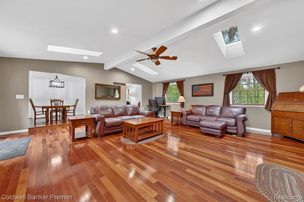 425 Arbor Pine Drive, Ortonville, MI 48462 — Photo 15