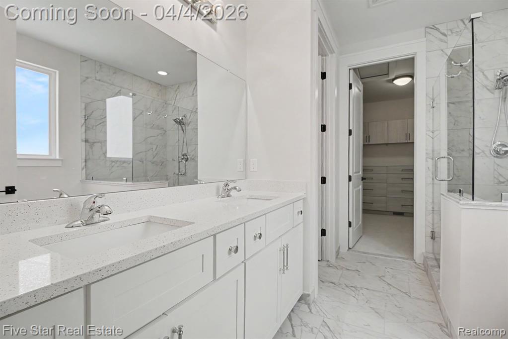 7842 Trailside Court, West Bloomfield, MI 48323 — Photo 22