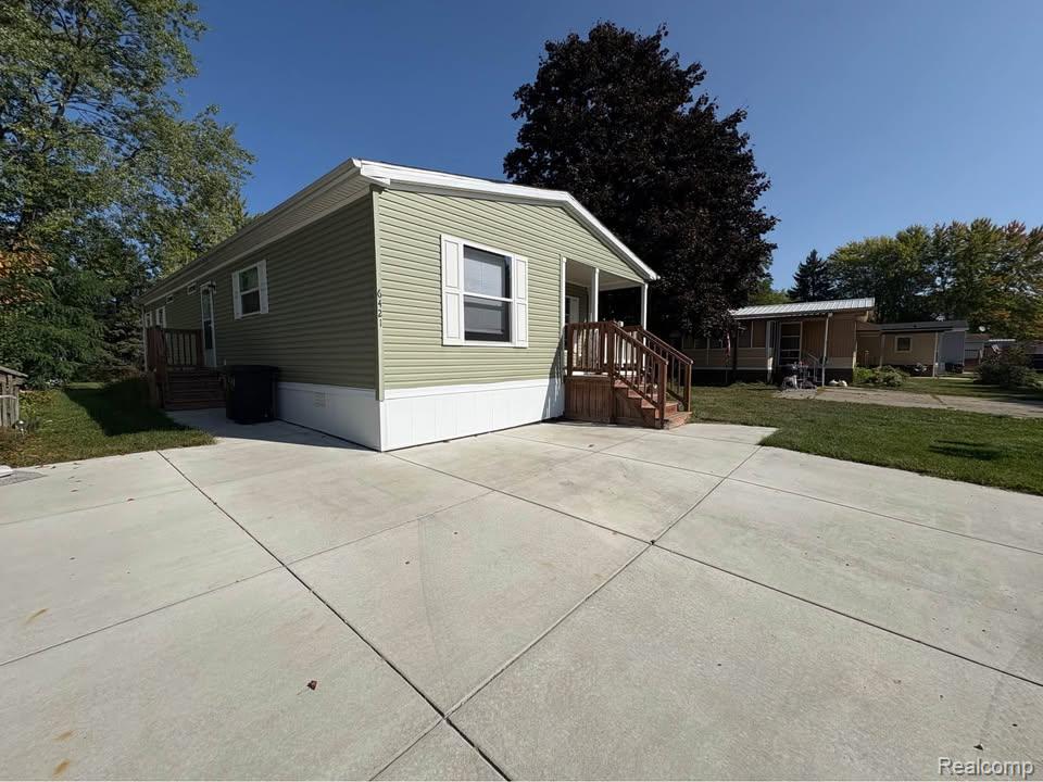 6421 Breezeway Drive - Photo 2