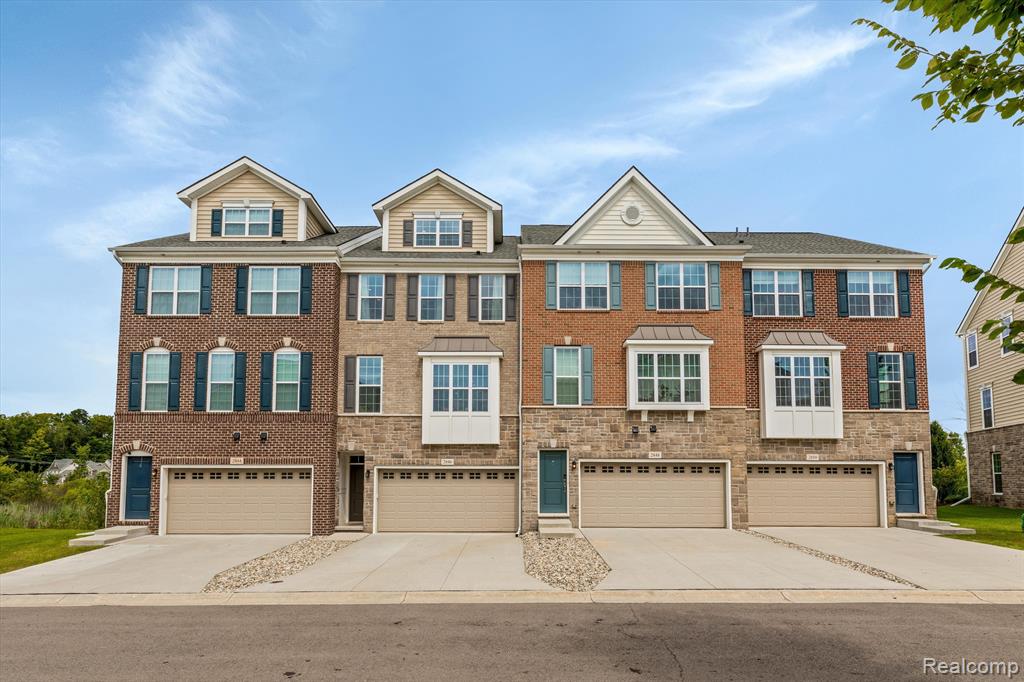 2846 RIDINGTON Road, Ann Arbor, MI 48105 — Photo 2