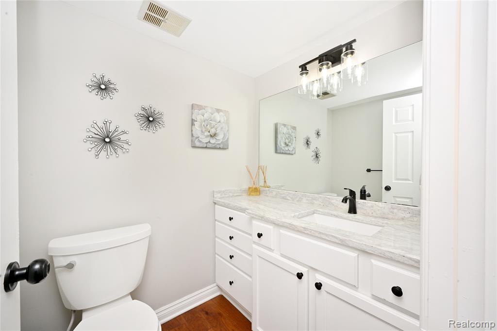 1562 Brentwood Drive, Troy, MI 48098 — Photo 15