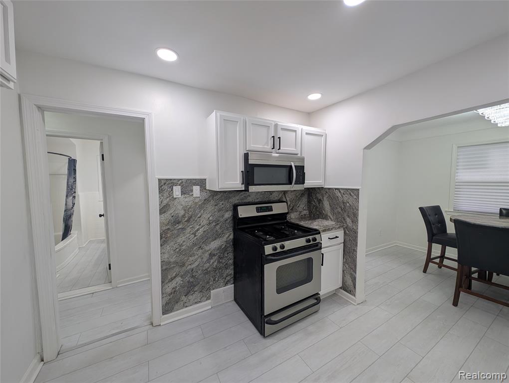 8459 Pierson Street, Detroit, MI 48228 — Photo 12