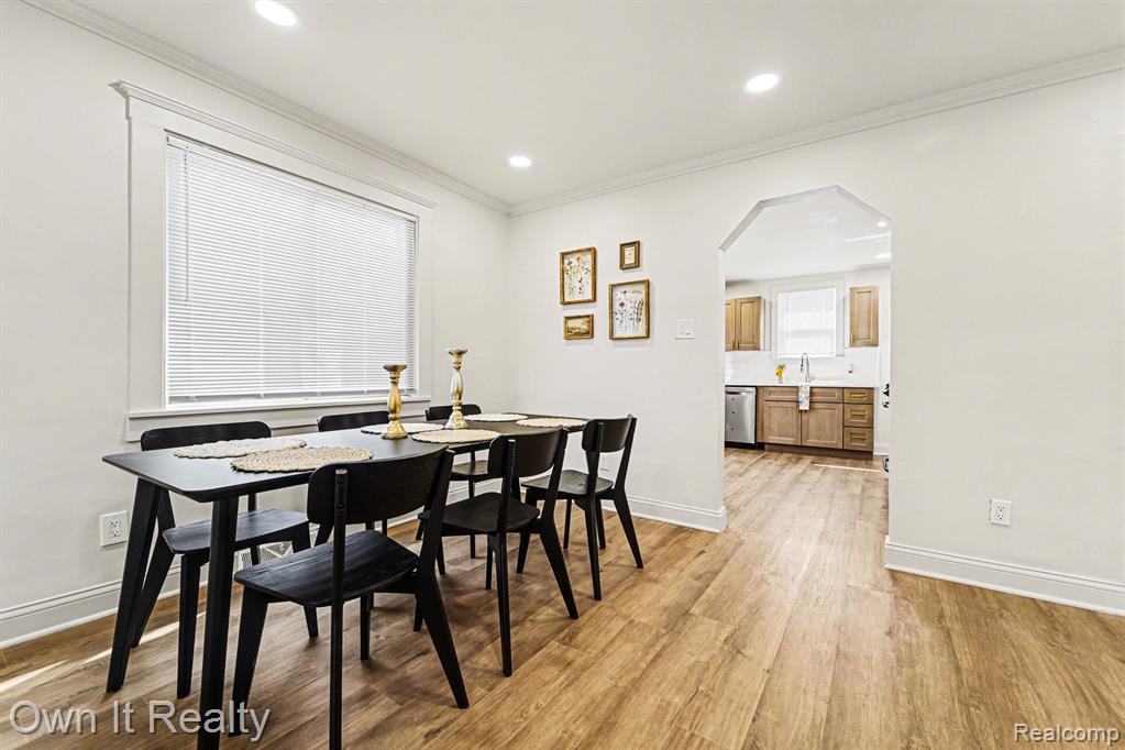 25605 Yale Street, Dearborn Heights, MI 48125 — Photo 9