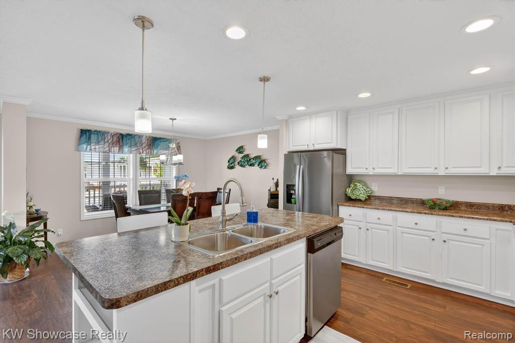 52525 Willow Wood Court, Chesterfield, MI — Photo 13