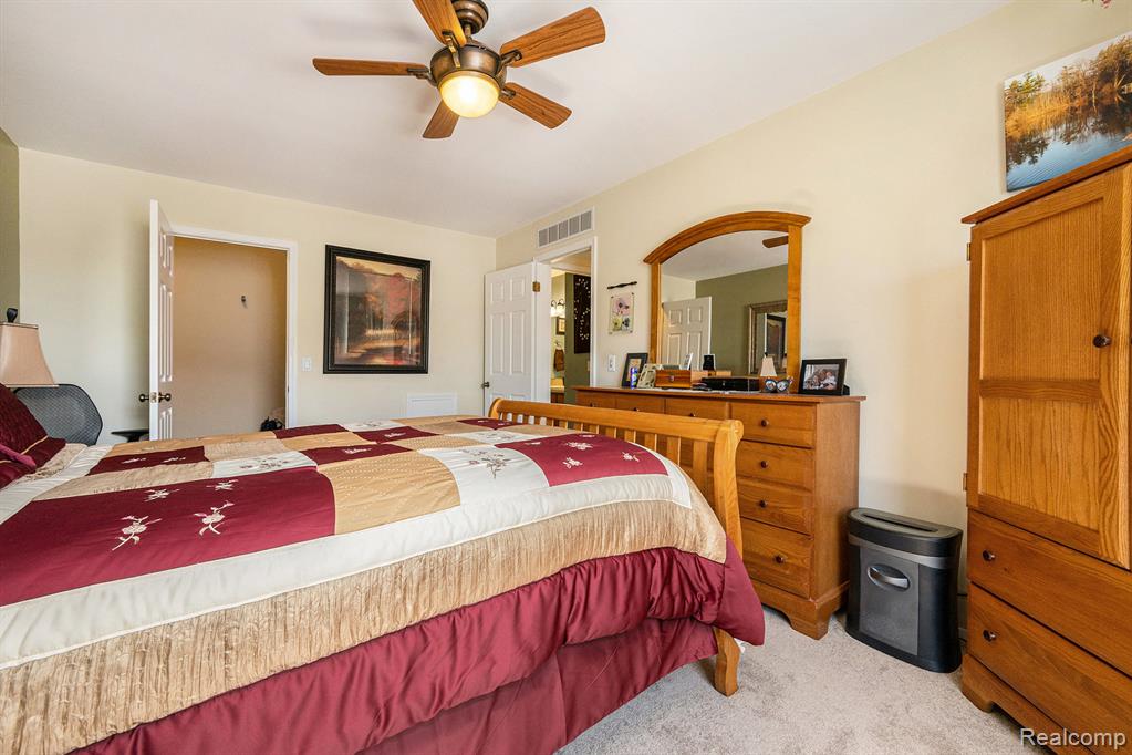 7668 Woodview Drive, Waterford, MI 48327 — Photo 11