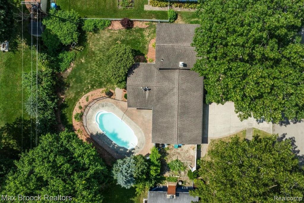 8741 Buffalo Drive, Commerce Twp, MI 48382 — Photo 24