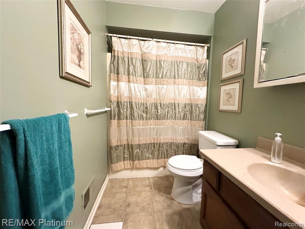 5741 Crandall Road, Howell, MI 48855 — Photo 13