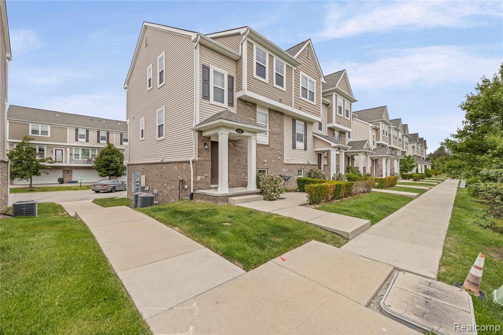 4592 Bradley Circle, Troy, MI 48085 — Photo 4