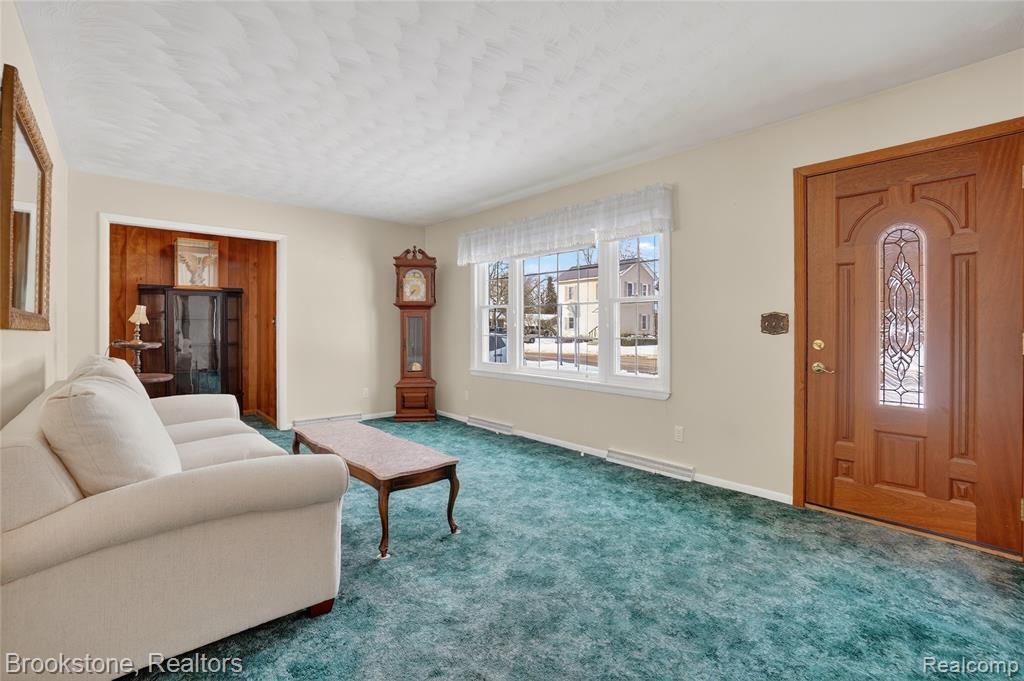 300 N Kibbee Street, MI 48879 — Photo 10