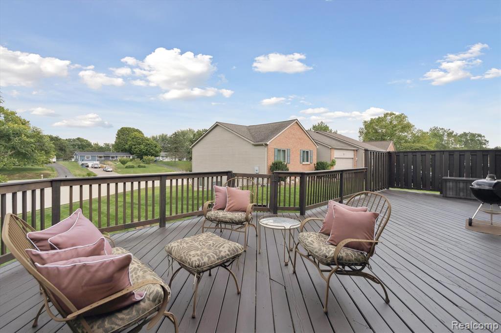 1244 Crystal Pointe Circle, Fenton, MI 48430 — Photo 38