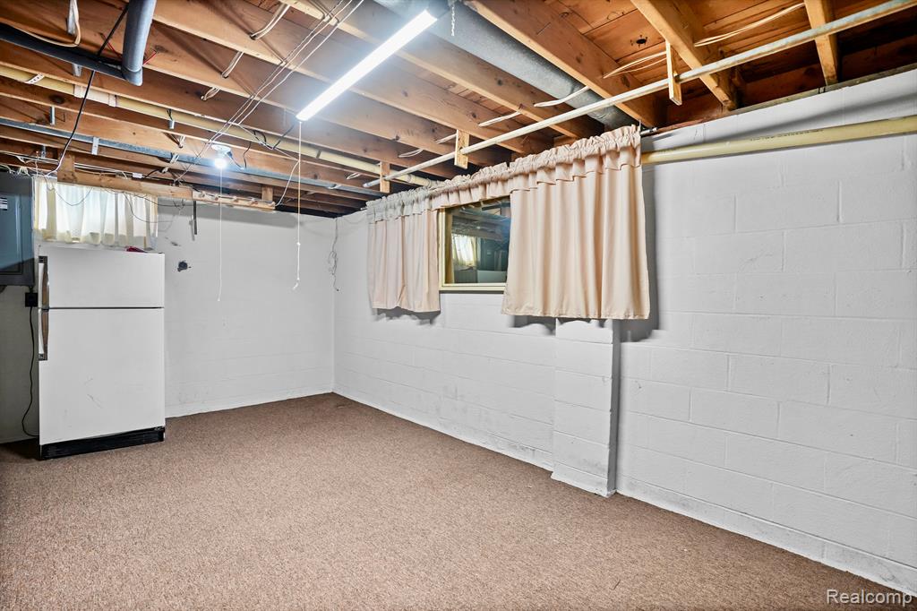 6154 Roberta Street, Burton, MI 48509 — Photo 23