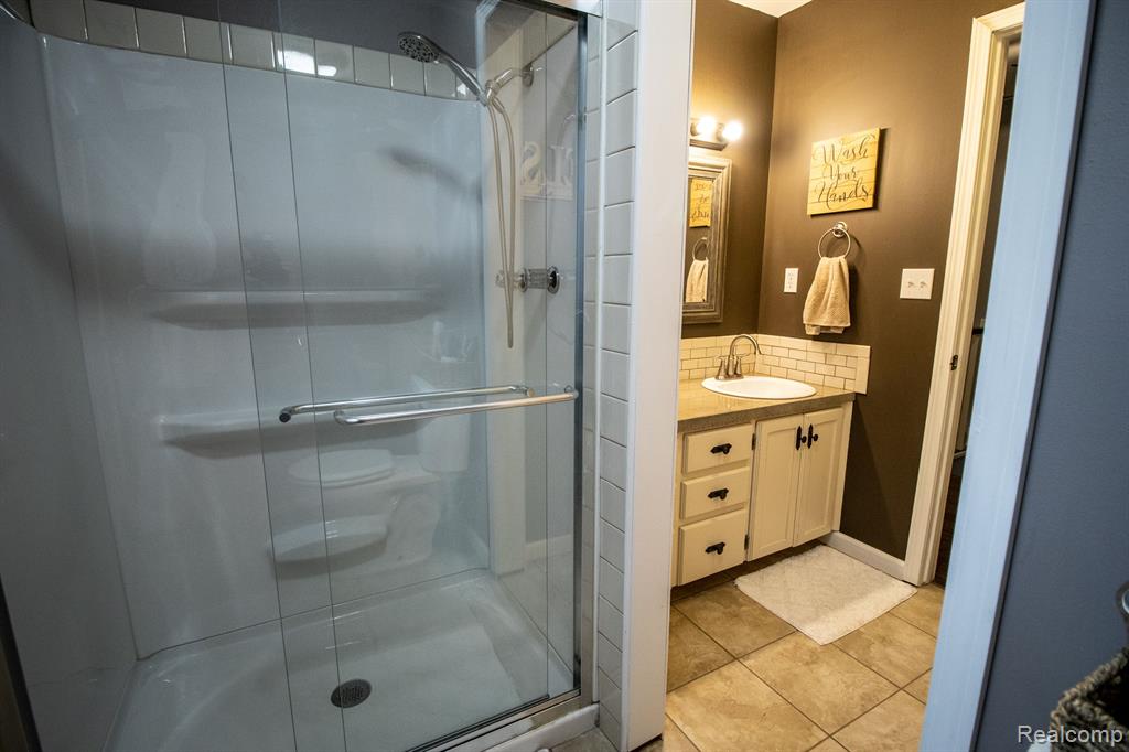 4585 Burt Road, Birch Run, MI 48415 — Photo 57